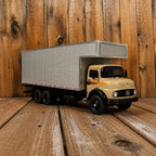 Miniatura Mercedes-Benz 710 Baú Escala 1/24 (Colecionador)