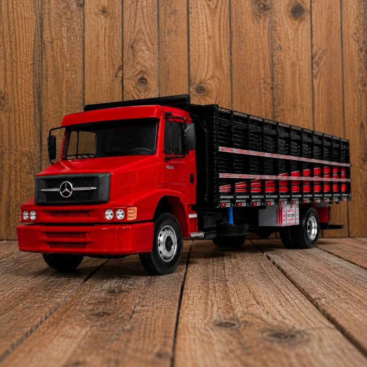 Mercedes-Benz L-1620 Escala 1/24 (Controle Remoto)