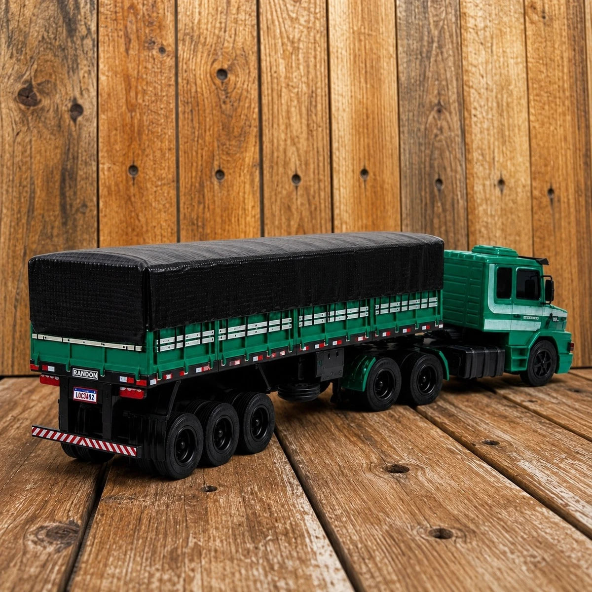 Scania 112H Graneleiro Escala 1/24 (Controle Remoto)
