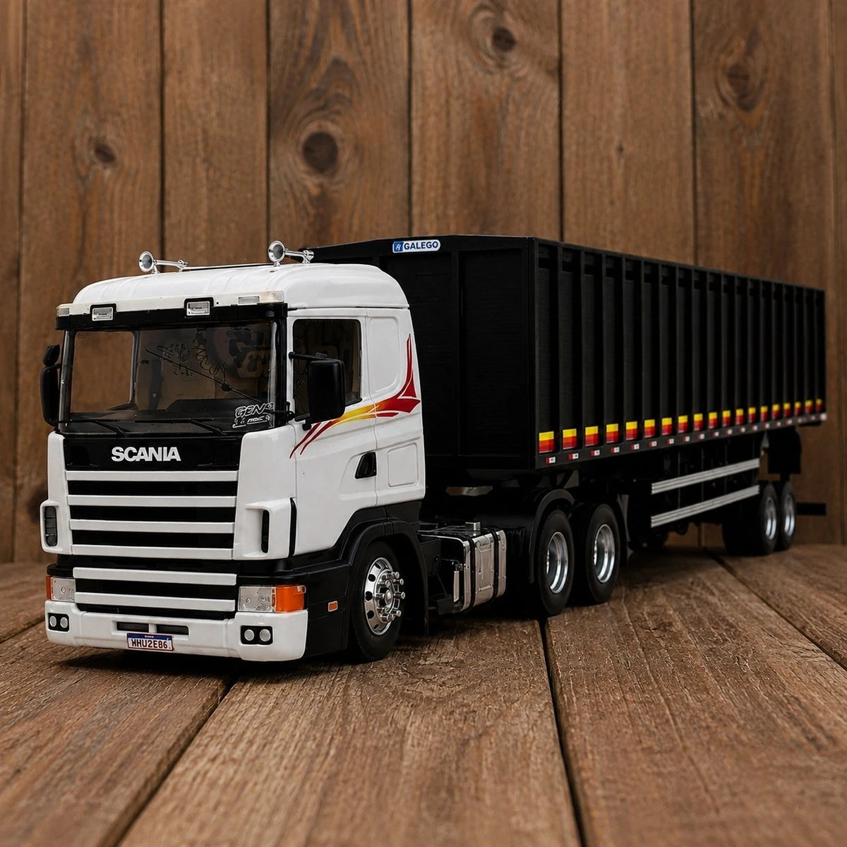 Scania V8 R730 Graneleiro Escala 1/24 (Controle Remoto)