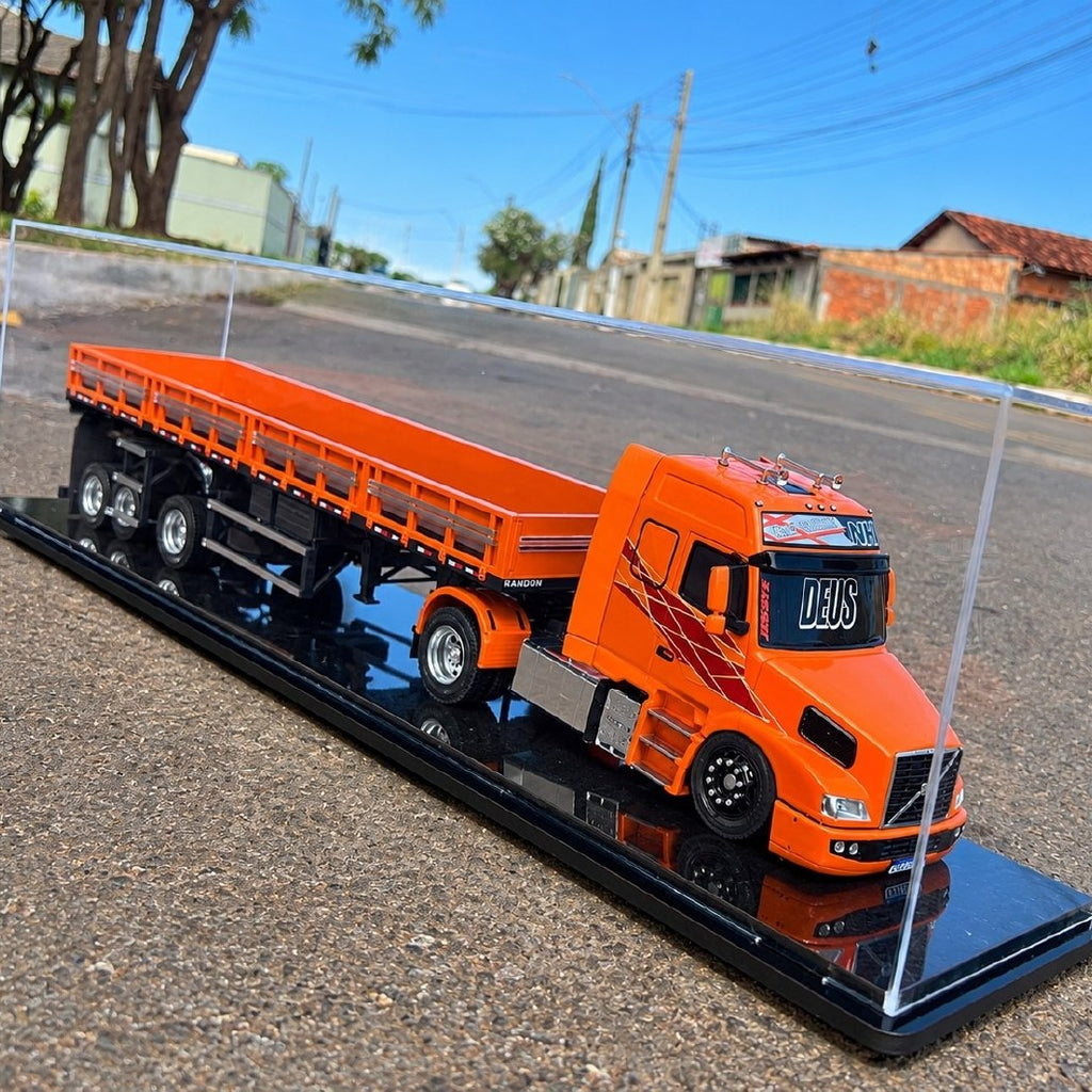 Volvo NH (bicudo) - escala 1/24