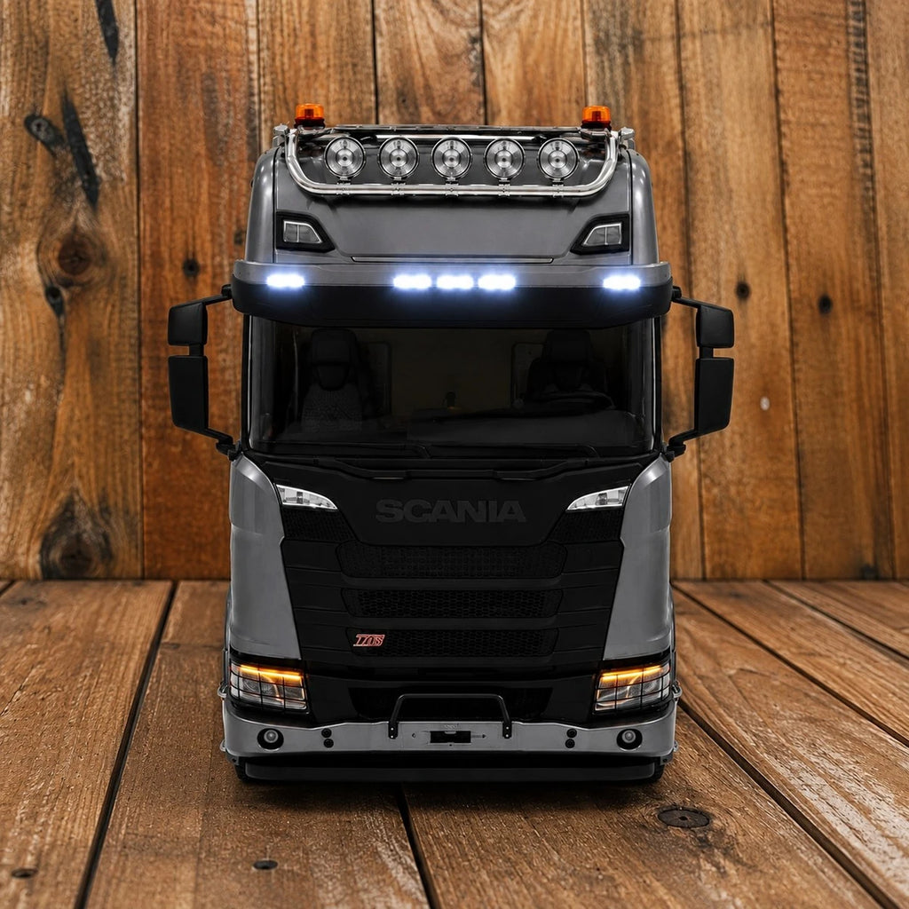 Scania 770 S V8 8x4/4 Escala 1/24 (Controle Remoto)