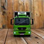 Mercedes-Benz Accelo + baú refrigerado Escala 1/24 (Controle Remoto)