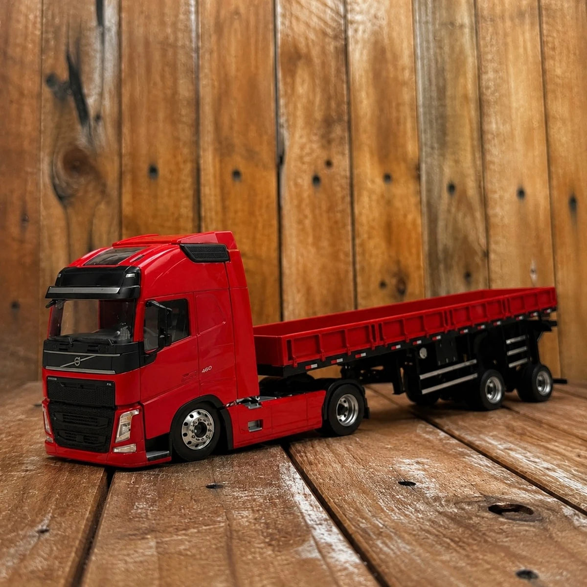 Volvo FH 460 + Carreta Prancha Escala 1/24 (Controle Remoto)