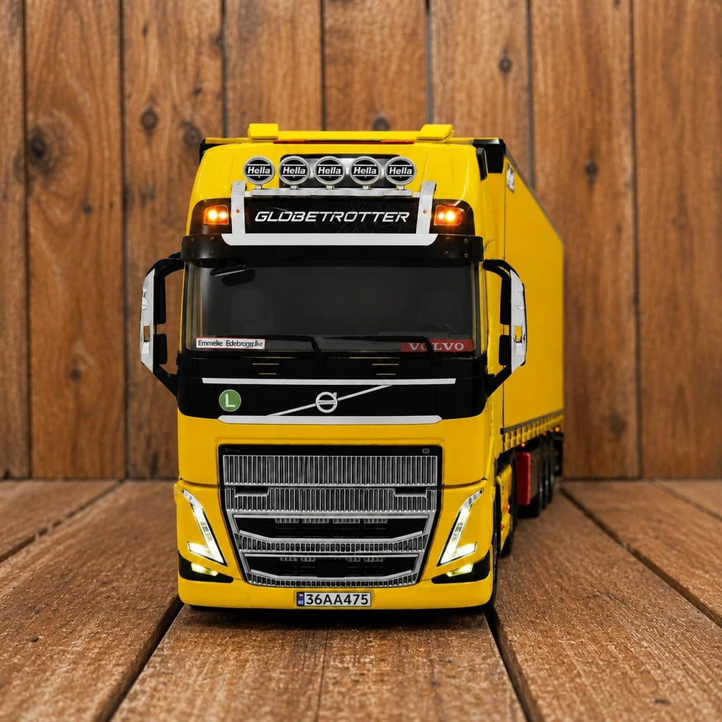 Volvo FH 540 6x2 + carreta boiaderia 2 andares Escala 1/24 (Controle Remoto)