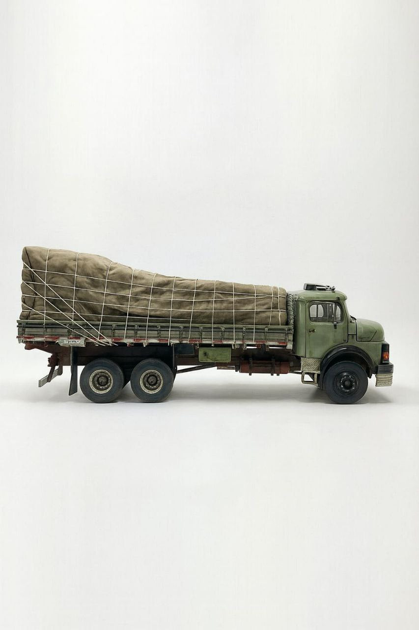 Mercedes-Benz 1513 Militar Verde Carroceria Carga Seca RC (Controle Remoto) – Escala 1/14