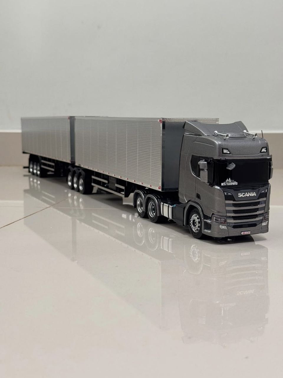 Scania NTG Rodotrem Baú RC - (Controle Remoto)