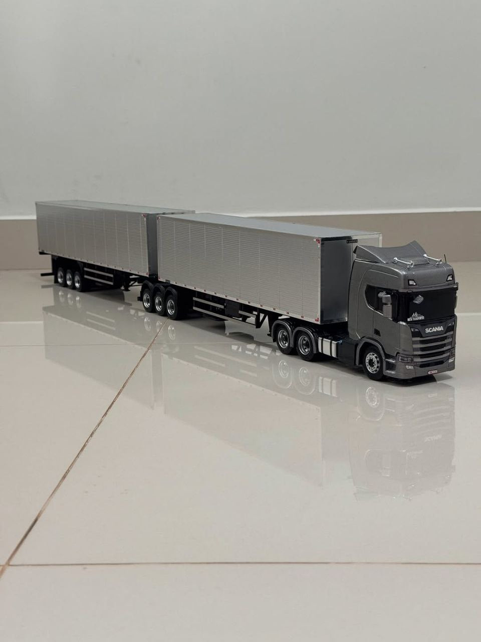 Scania NTG Rodotrem Baú RC - (Controle Remoto)