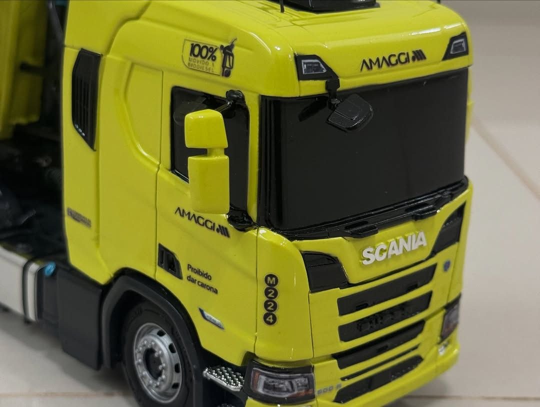 Scania NTG Rodocaçamba Randon RC 1/14 - (Controle Remoto)